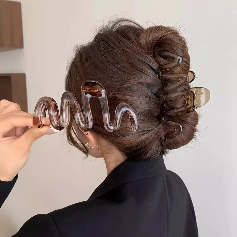Women's Wavy High Glossy Amber Brown 11cm/4.33in Large Lightweight Plastic Hair Clip Elegant Minimalistic Hair Accessories